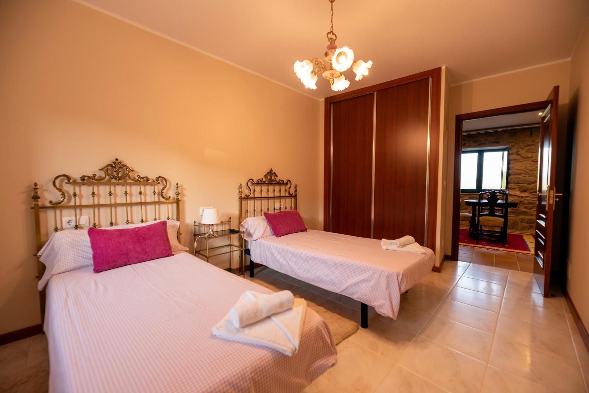 A Bruxina De Toldaos Villa Pantón Exteriör bild